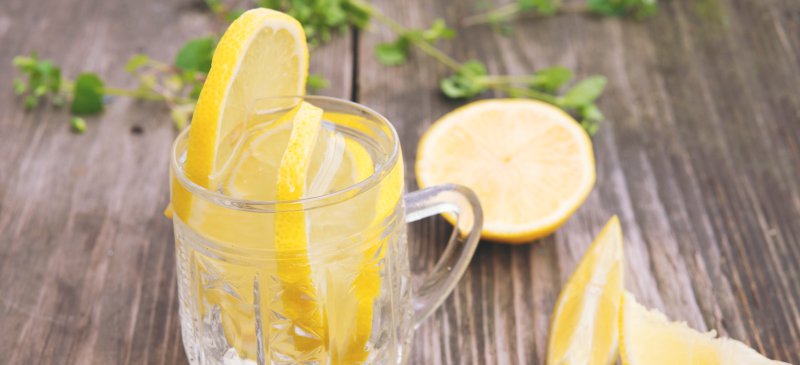 خواص آب طعم دار با لیمو